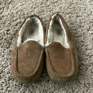Ugg slippers size 4